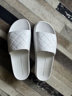 J/SLIDES Women’s White Stud Eva Slide Sandal US size 8