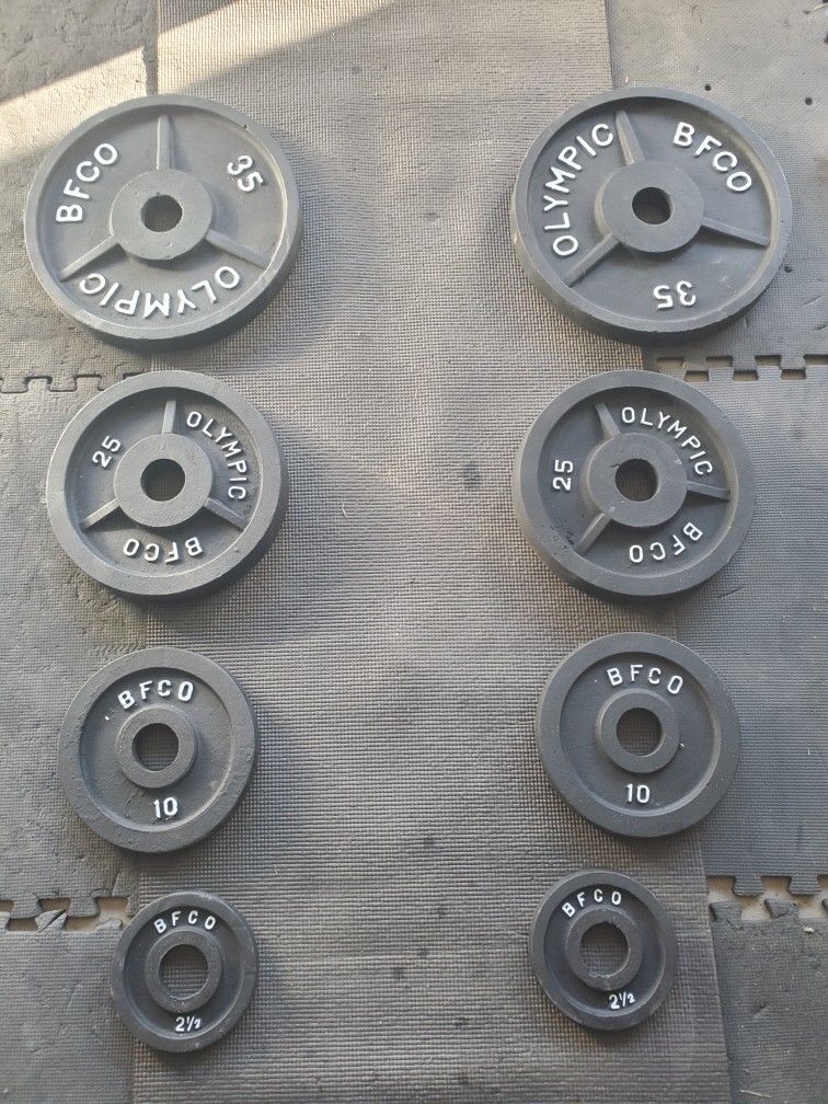 Olympic Weight Set Includes 2x35lbs 2x25lbs 2x10lbs &  2x2½lbs That's 145lbs all together 