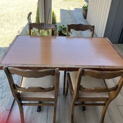 Beautiful Antique Dinning Chairs 🪑 And Table.