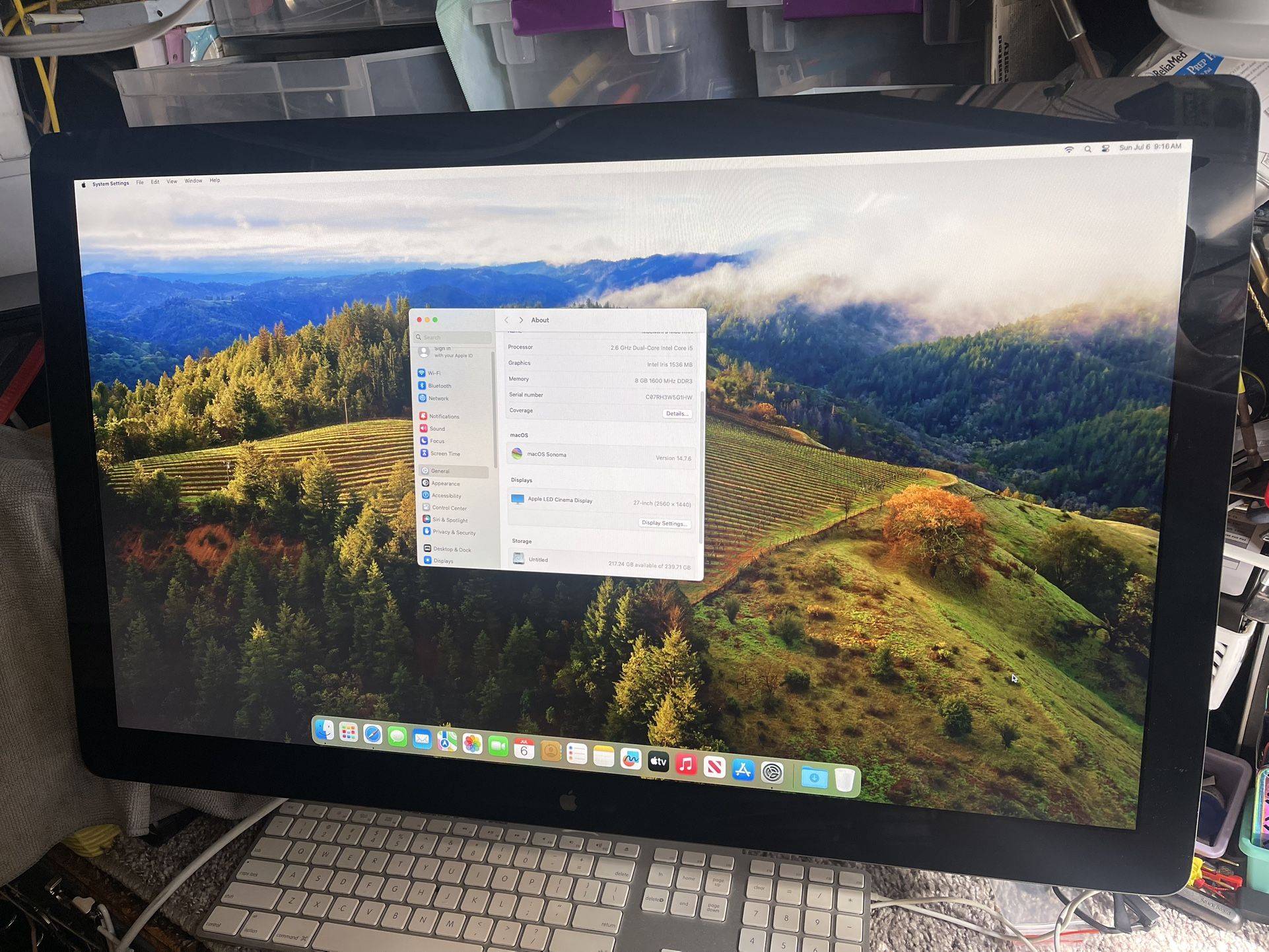 Apple Cinema A1316 27” Widescreen Thunderbolt Monitor 2540x1440 Resolution