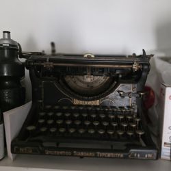 Underwood Typewriter.