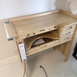 Jeweler’s Bench With Power Strip And USB