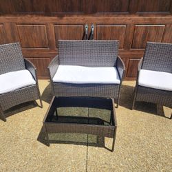 *** 4 PIECE RESIN WICKER PATIO FURNITURE SET ***