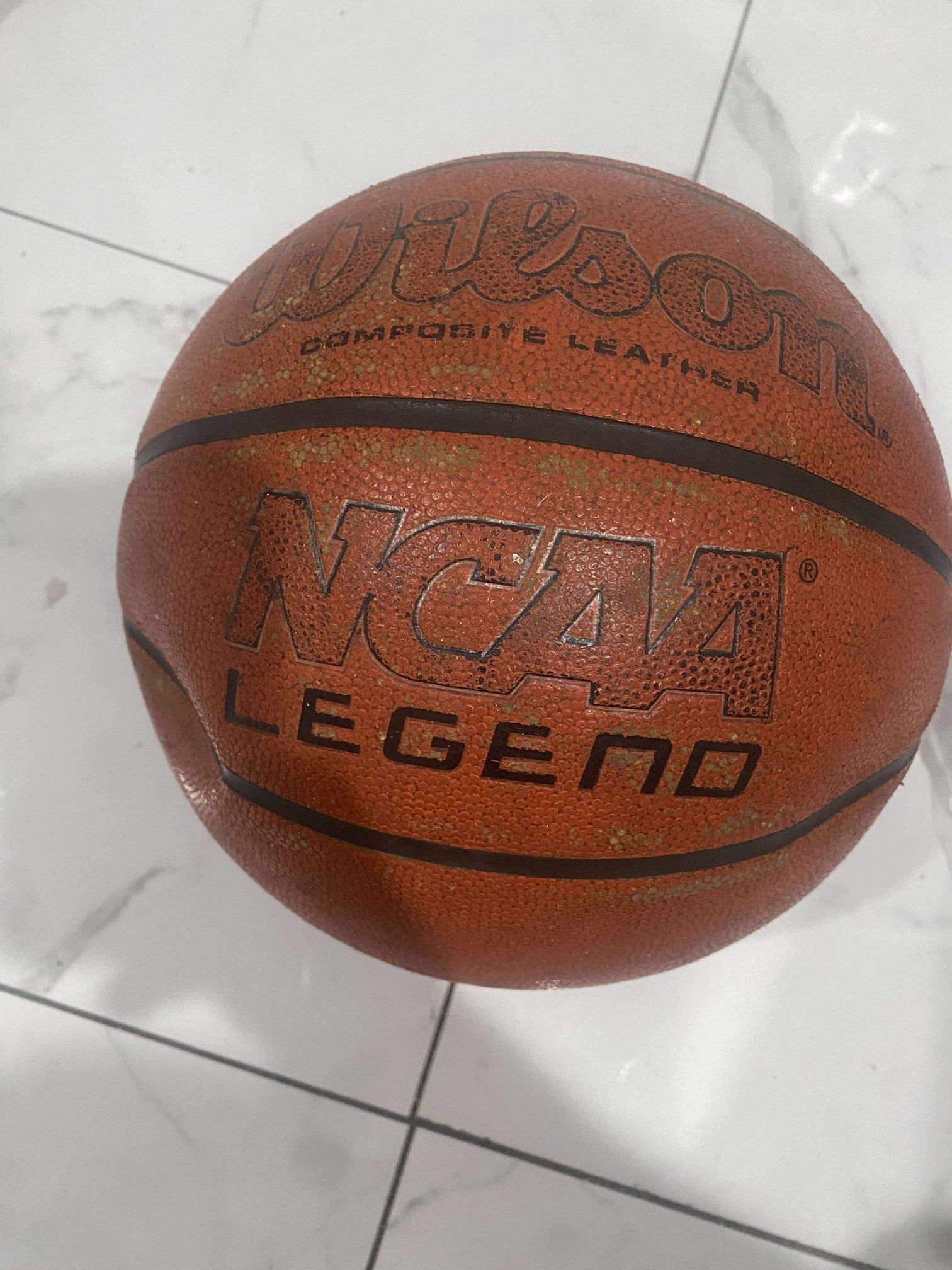 Wilson NCAA Legend Basketball Size 5