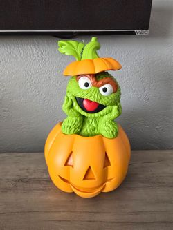 New Oscar The Grouch  Halloween Resin Tabletop Figure