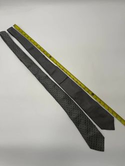 Lot of 4 Men’s Designer Neck Ties Barry Wang Geoffrey Beene Gray Blue