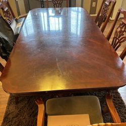 Dining Room Table and 6  chairs
