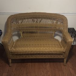 Wicker reading bench