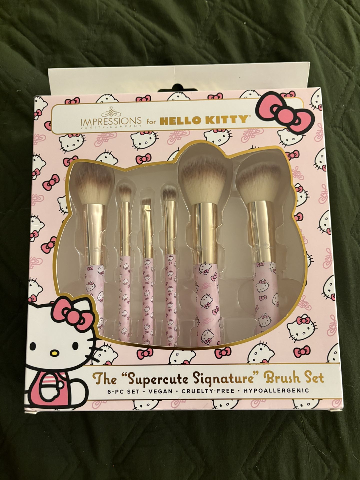 Hello Kitty Supercute Signature 6 PCs Makeup Brush Set