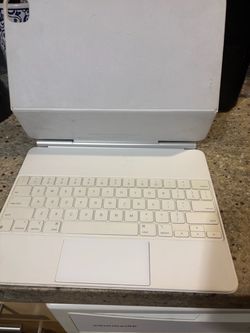 iPad pro Magic Keyboard