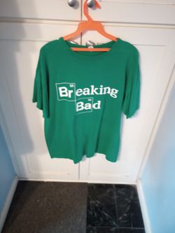 BREAKING BAD t-shirt ( Comes With Your Choice Of Key Chain)