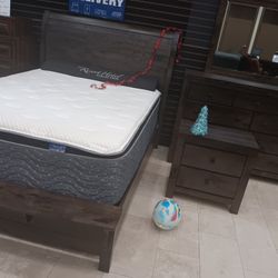 *Black Friday Now!!!*---Bold Peter Queen/King Bedroom Sets---From $799!!!---Delivery And Financing🤠