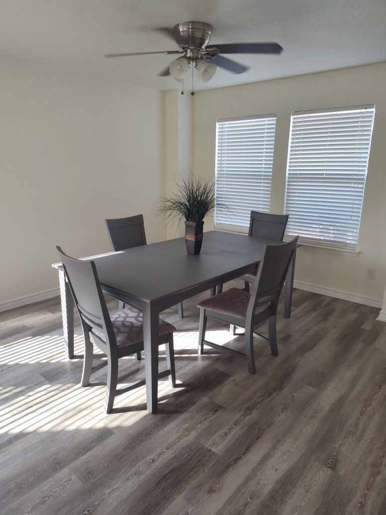 Table 4 Chairs Set
