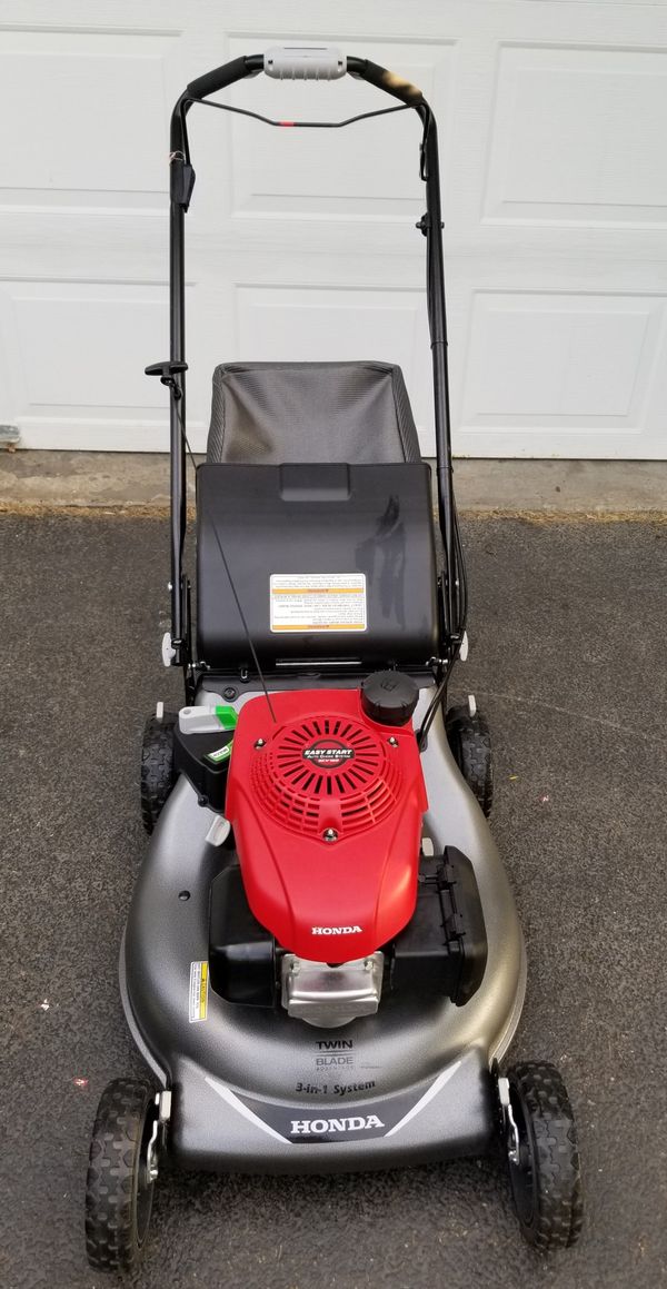 Honda HRR216k10VKAA lawnmower with smart drive System. 2018 model was