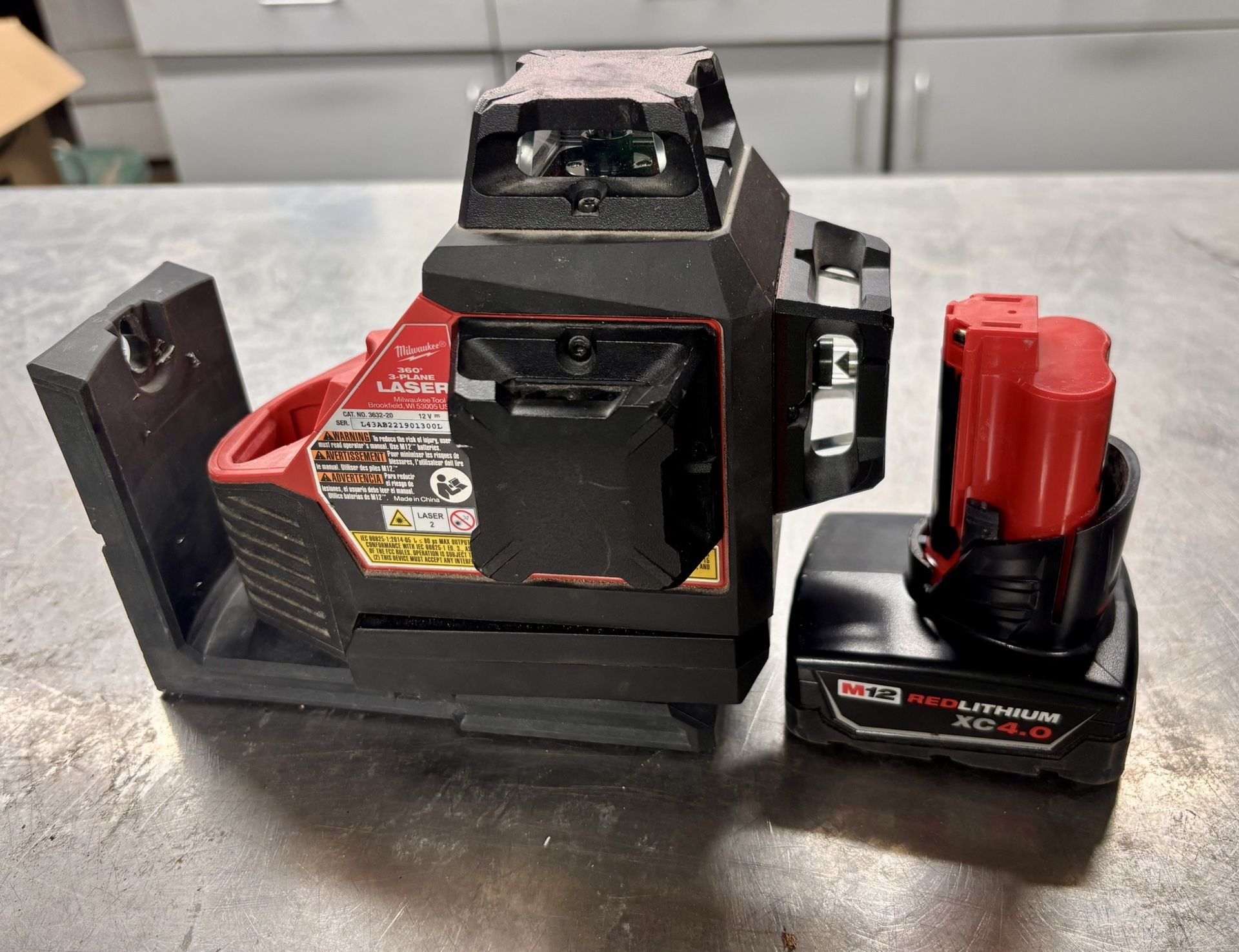 Milwaukee 3 plane 360 degree laser level. Green. With 4.0 battery