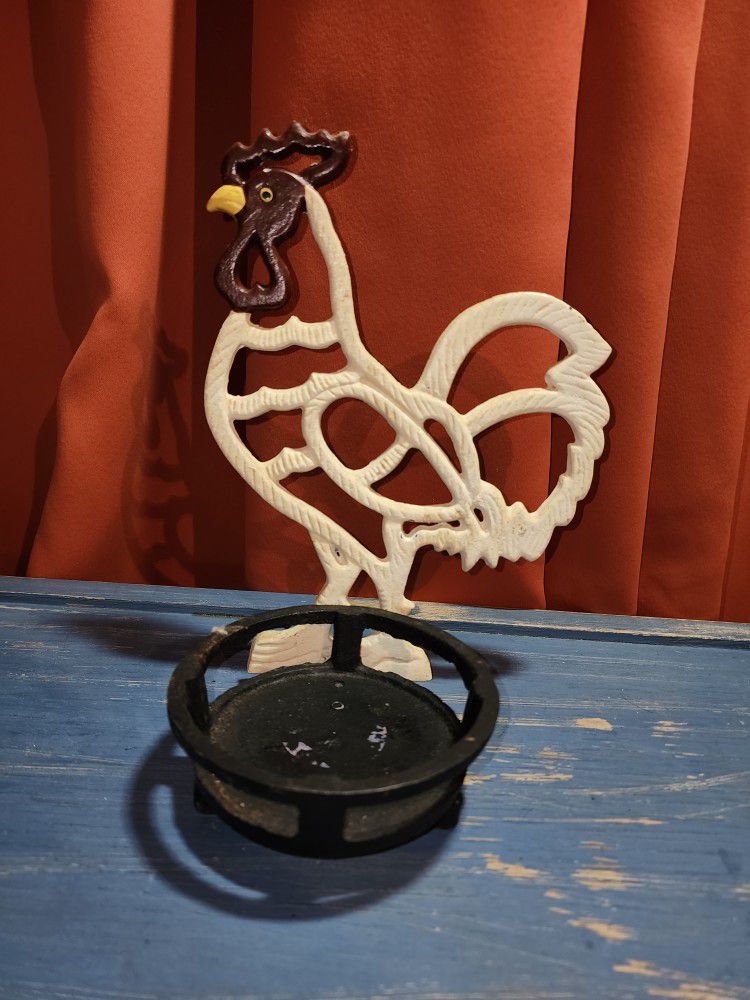 Rooster candle holder.