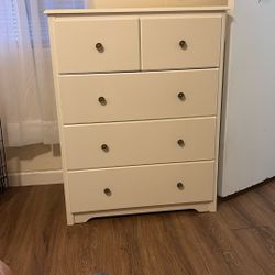 4 Drawer Dresser, White