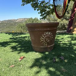 Backyard Large Flower/Tree Pot