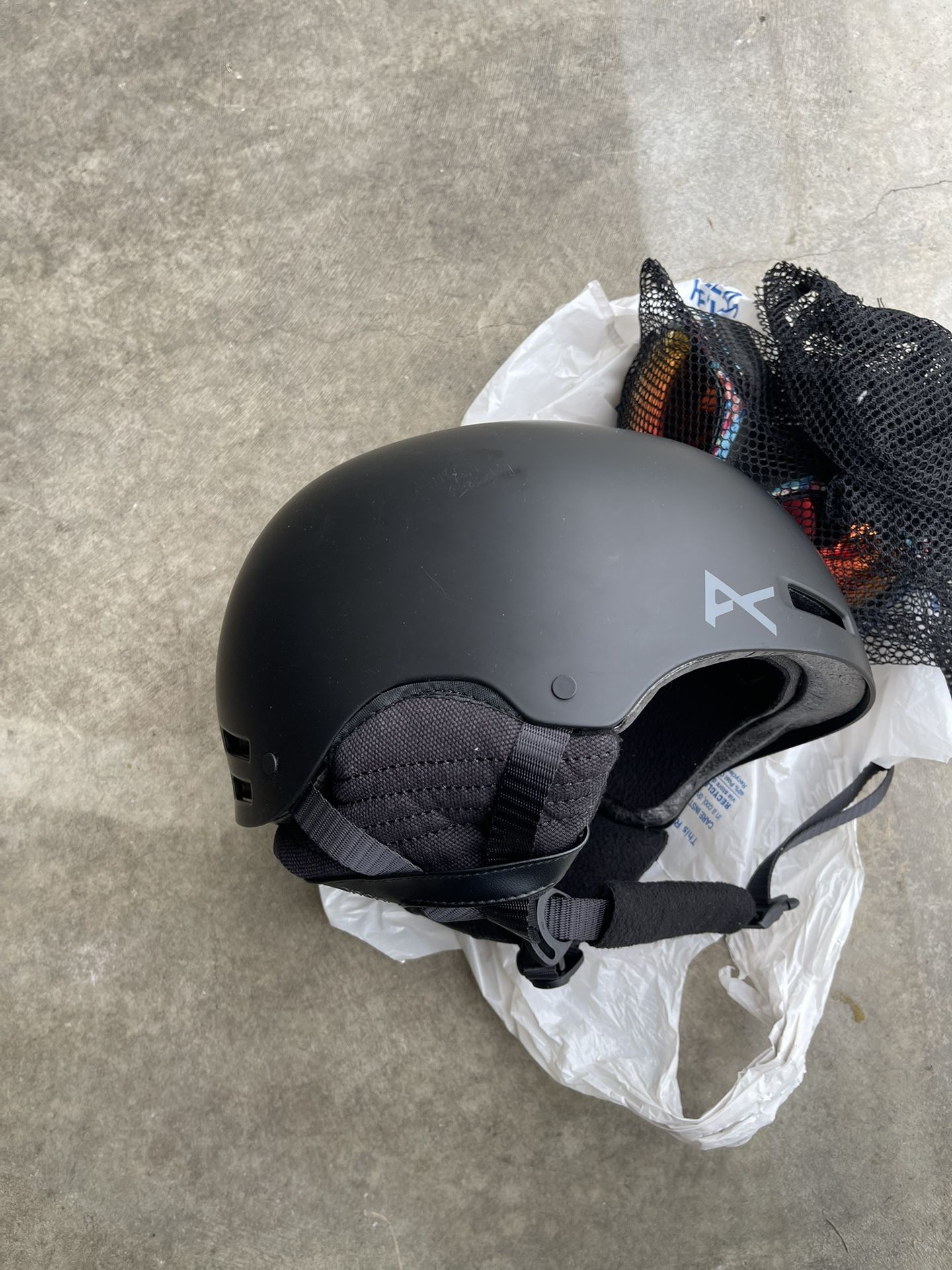 Anon raider Snowboarding Helmet