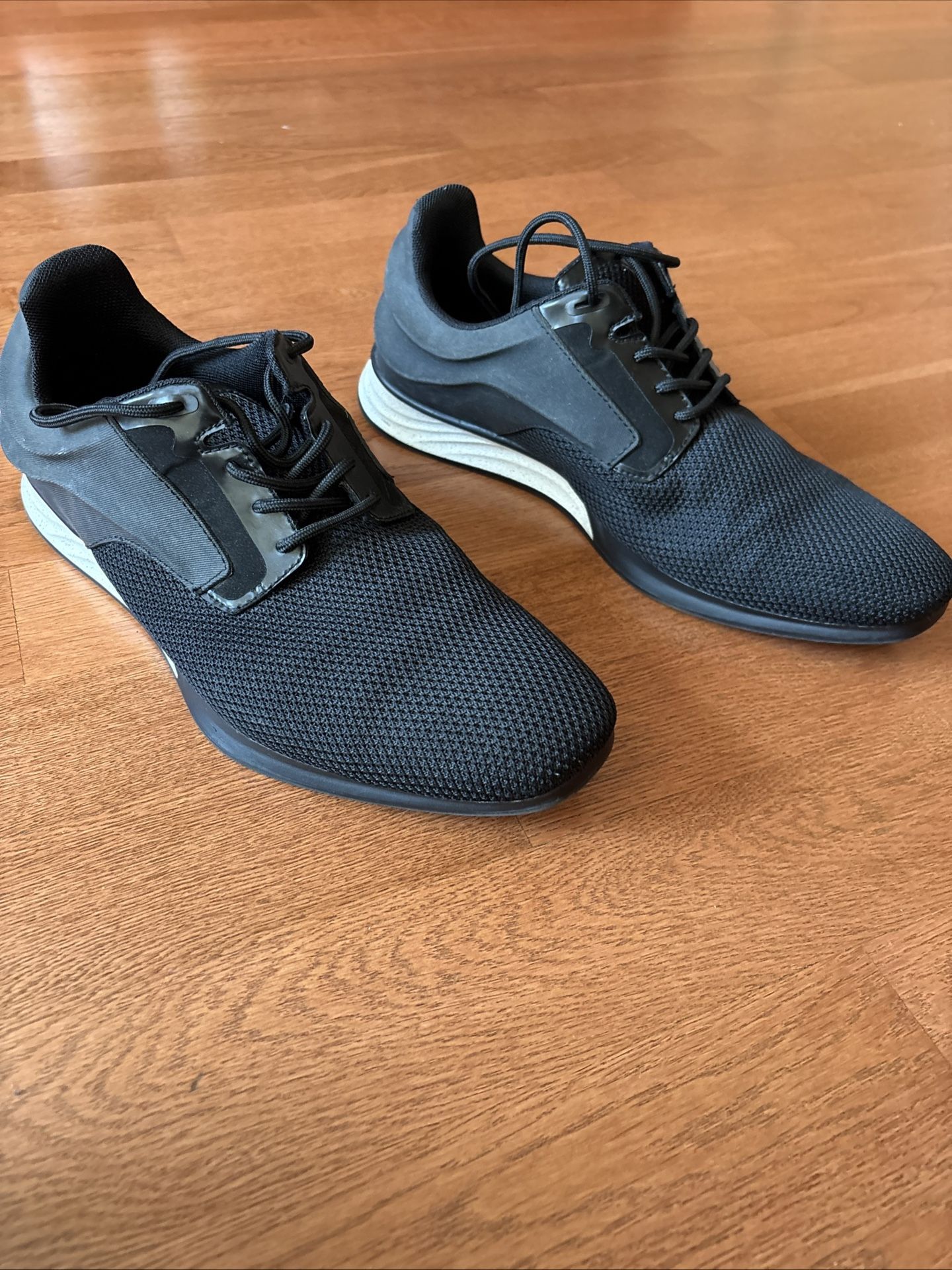 ZARA MAN BLACK SNEAKERS WITH DETAIL AT BACK US 10 EU 43 Ref: 5605/002/040/480