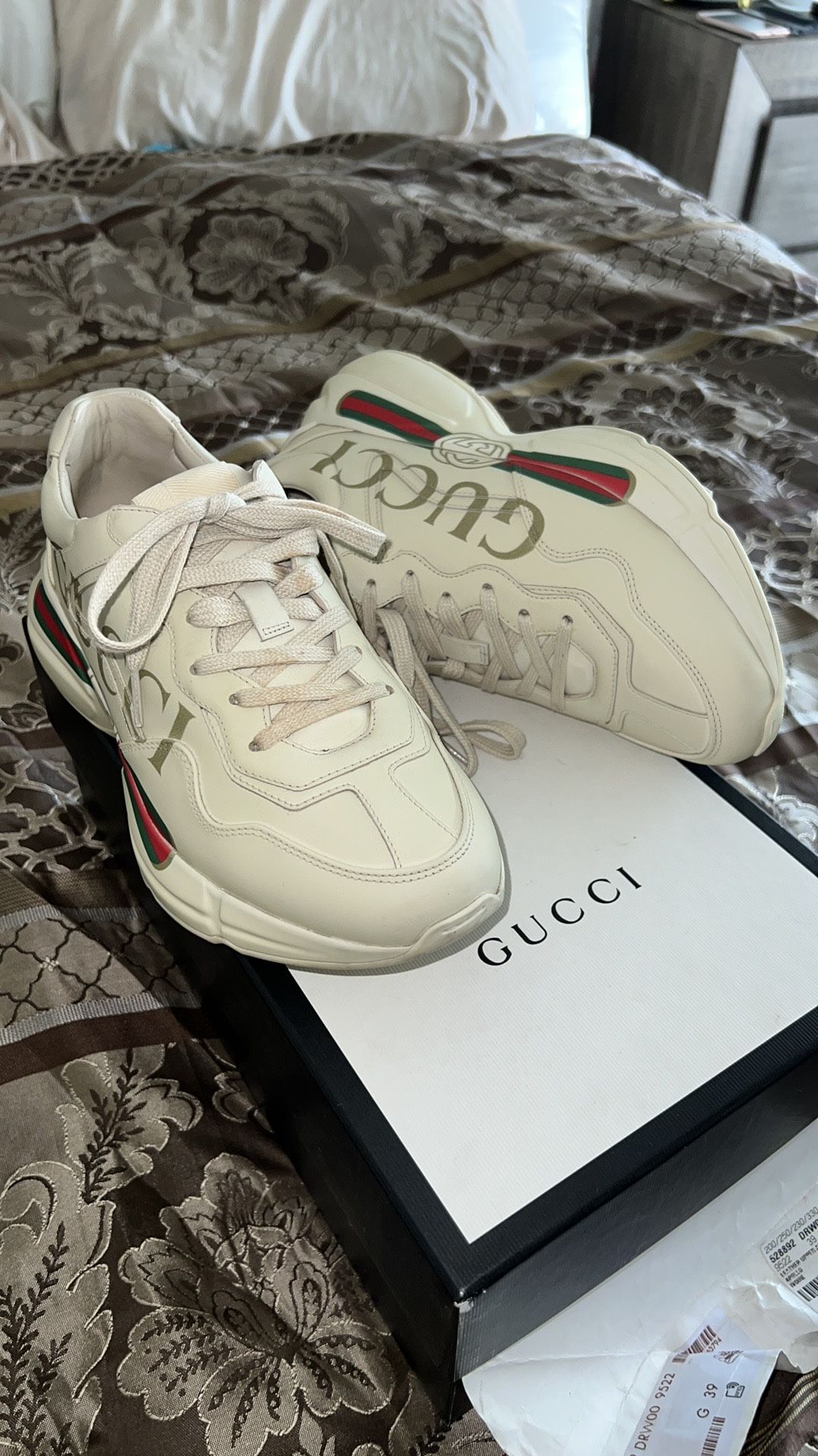 Gucci Rhyton Gucci Logo Leather Sneaker