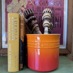 Le Creuset Flame Ombré Red Orange 2.3 L 2 3/8 Qt Crock Kitchen Utensil Holder Jar Stoneware Ceramic 
