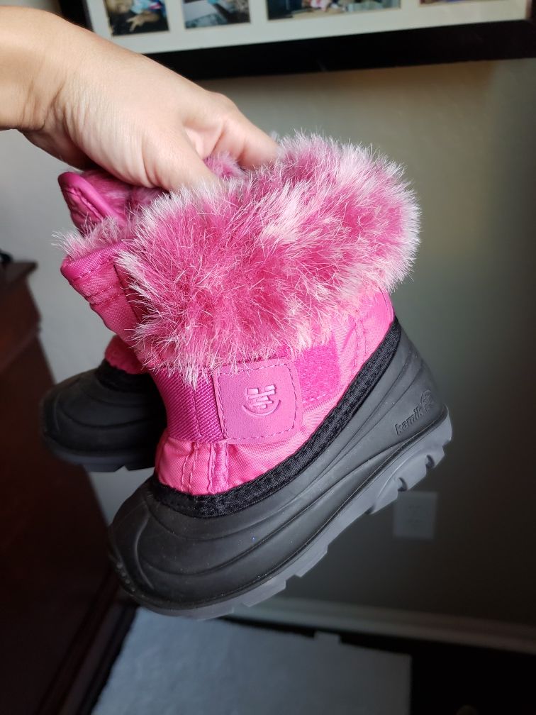 Kamik snow boots size 6 toddler