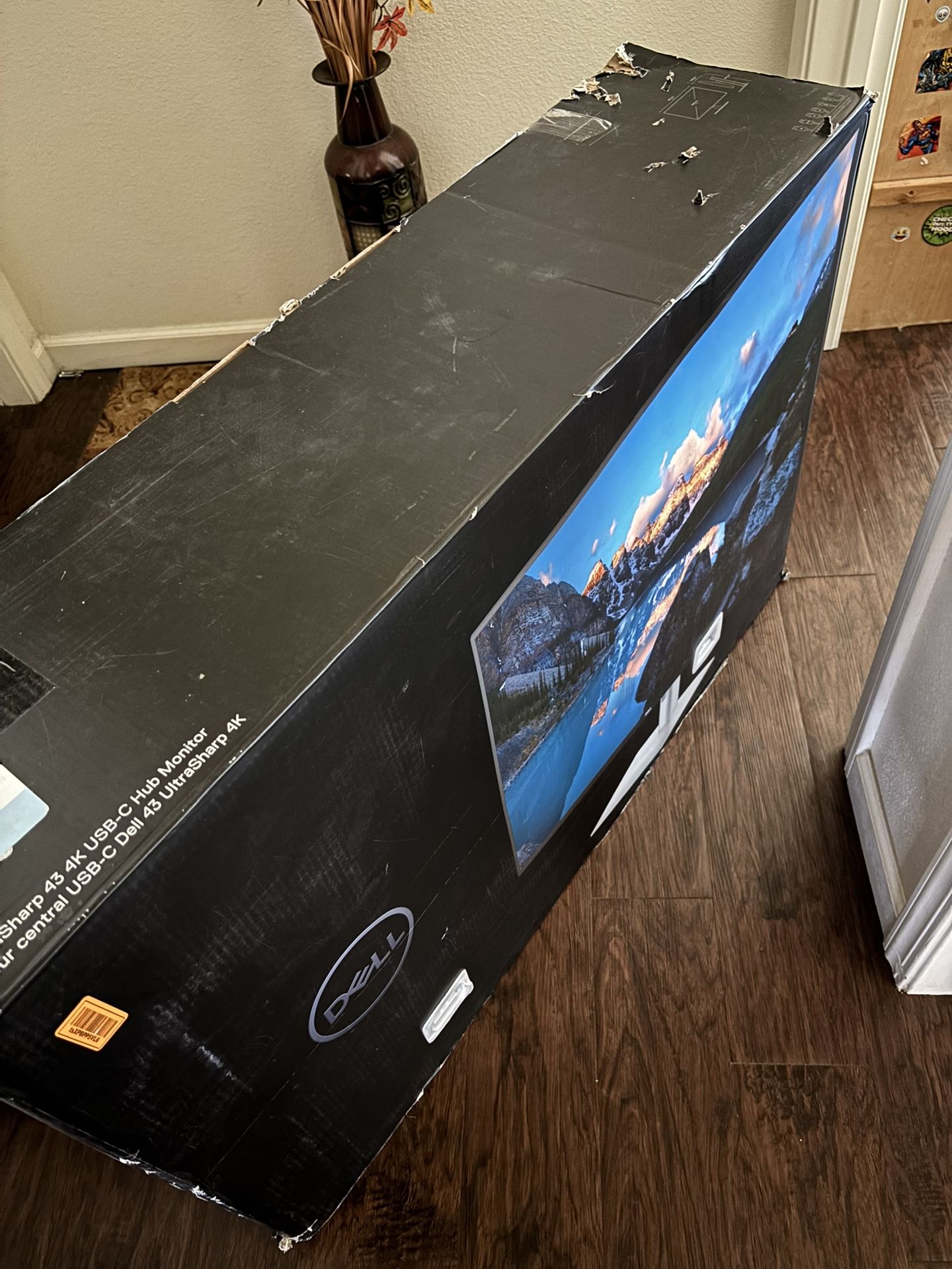 Monitor 43” 4K!!  Dell UltraSharp USB-C READ DESCRIPTION PICK UP ONLY NO TRADE 👉FIRM ON PRICE👈 💲550 ONLY CASH 💷 