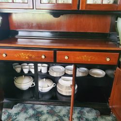 Hitchcock Tressel Table And 4 Chairs With Large Lighted Hutch
