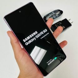 Samsung Galaxy S20FE,  Factory Unlocked,  Excellent Condition.  Like New 