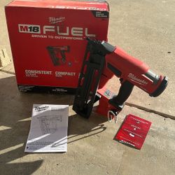 Milwaukee M18 FUEL 18-Volt Lithium-lon Brushless Cordless Gen II 16- Gauge Angled Finish Nailer (Tool-Only)
