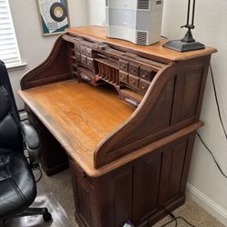 1910 Tiger Oak Rolltop Desk! 
