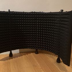 “Stage Right“ Foldable Foam Sound Isolation Shield