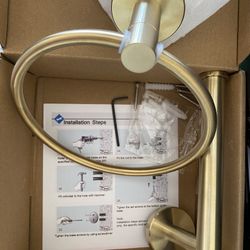 Gold Towel Holder And Toilet Paper 