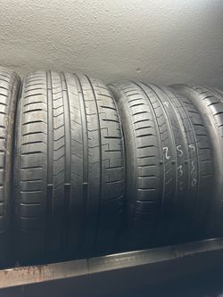 PAIR OF TIRE 255 35 20 MICHELIN 85% LIFE