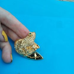 Brooch
