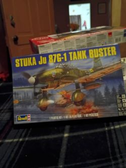 Revell stuka ju 87g1 tank buster 1:48 scale model airplane kit