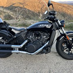2021 Indian Scout bobber sixty