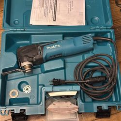 Makita 3 Amp Corded Variable Speed Oscillating Multi-Tool Kit With Blade, Sanding Pad, Sandpaper, Adapter, Hard Case