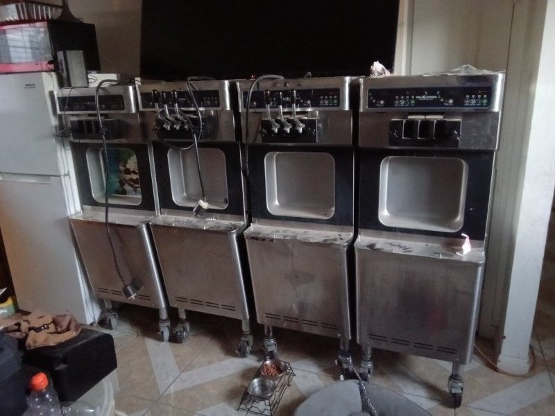 6 Well Spring Yougurt Or Softserve Machines