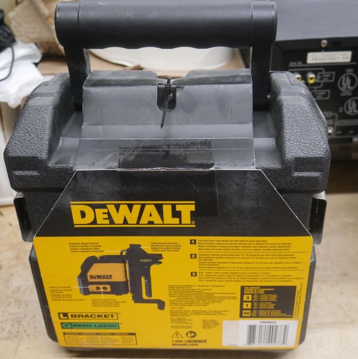 Dewalt DW088CG Self-Leveling Cross Line Laser 100' Green Beam new