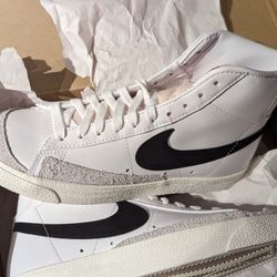 Blazer Mid 77 VINTAGE - Women's 7.5 