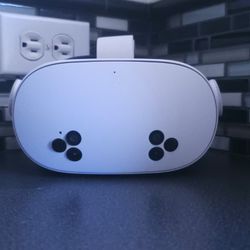 Oculus Quest S for Sale – $310 (Great Condition!
