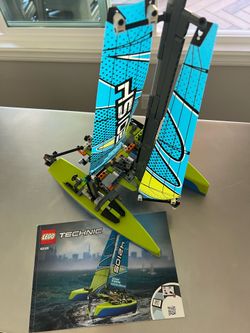 LEGO Technic sets Sailboat 42105 and Rescue Hovercraft 42120
