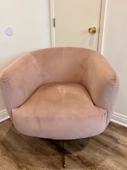 Swivel Velvet Arm Chair in blush pinK
