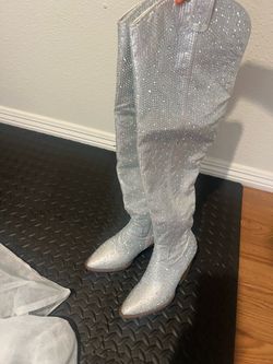 Boots Used once! Great condition Size 7