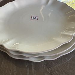 4 Dinner Plates