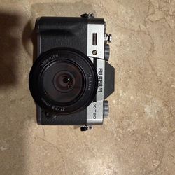 FUJIFILM X-T30 Mirrorless Digital Camera with 18-55mm Lens (Silver)