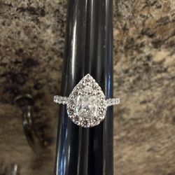 14k Pear Shape Engagement Ring Size 5 Natural Diamonds 