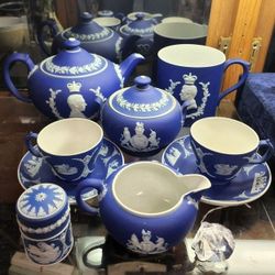 Rare Wedgwood, Jasper Dip Dark Cobalt. $385.